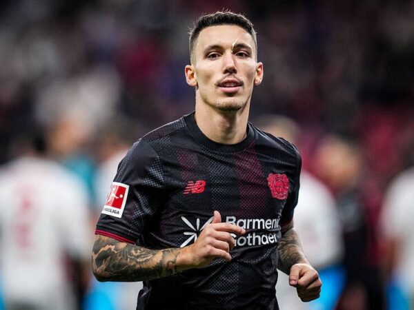 Новини спорту - Алекс Грімальдо з Баєра прагне перейти в Барсу, але Баварія теж під ліком