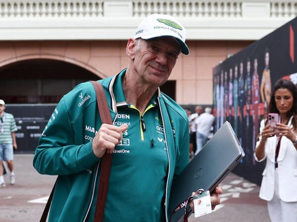 Новини спорту - Астон Мартін довірить керувати командою Едріану Ньюї від сезону-2026