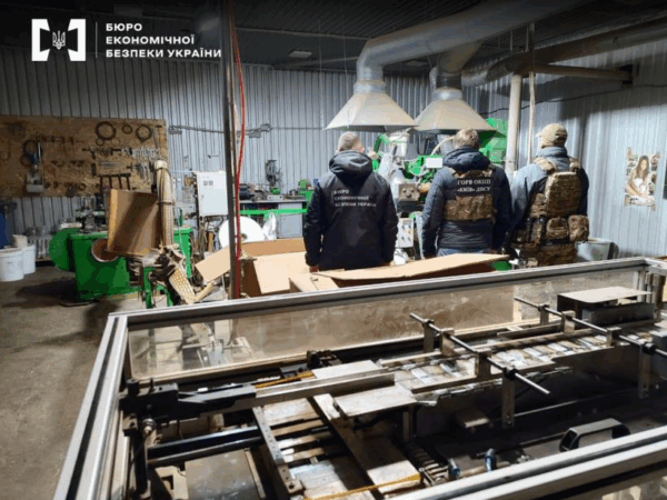 Новини України - БЕБ викрило підпільну тютюнову фабрику на Буковині