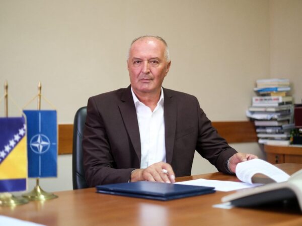 Новини світу - Боснія і Герцеговина відмовила у посадці літаку з главою МЗС Угорщини