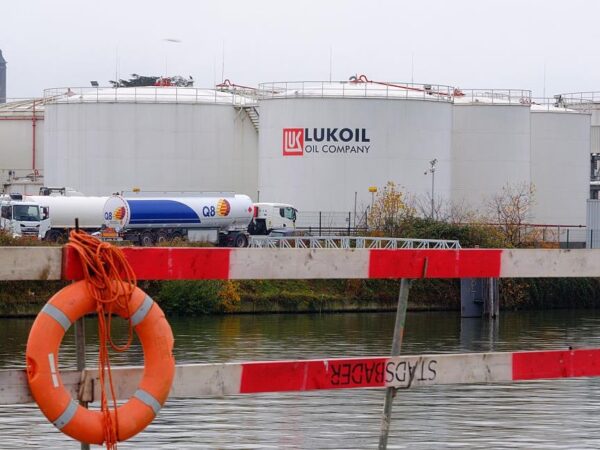 Новини бізнесу - Британія зробила для Lukoil International виняток із санкцій