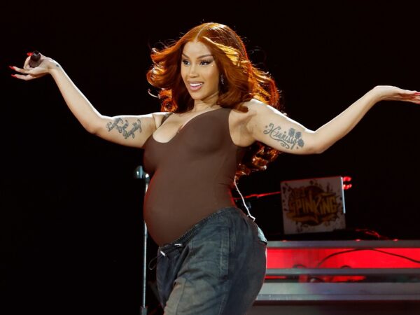 Новини культури - Cardi B стала мамою вчетверте