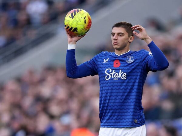 Новини спорту - Евертон сумнівається щодо нового контракту для Миколенка - ЗМІ