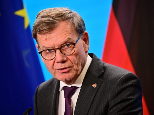 Новини світу - ФРН продовжить допомогу Україну, наполягаючи на розслідуванні корупції