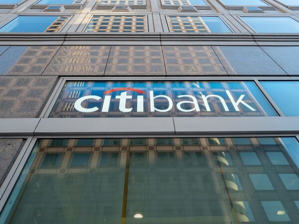 Новини світу - FT: Путін дозволив Citibank піти з РФ у спробі врятувати відносини зі США
