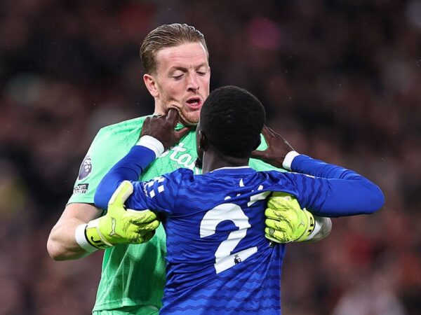 Новини спорту - Футболіст Евертона визнав помилку і вибачився за інцидент у матчі проти МЮ