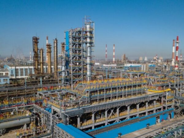 Новини бізнесу - Газпром продасть найбільший нафтохімічний комплекс РФ компанії друга Путіна