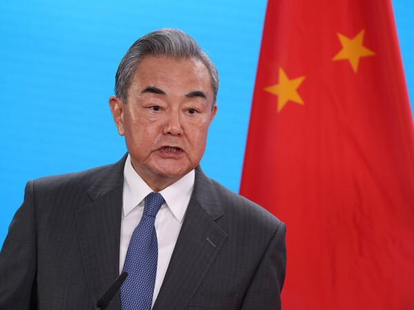 Новини світу - Глава МЗС Китаю відвідає Росію