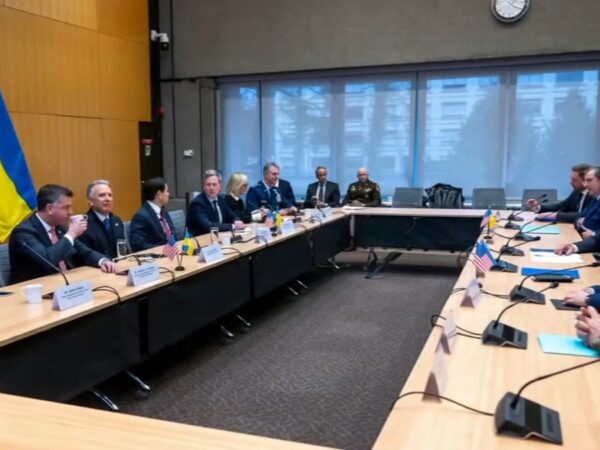 Новини України - Хаос і надії. ЗМІ про переговори в Женеві