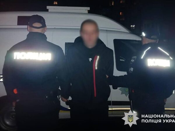 Новини України - Хлопець зарізав двох жінок серед вулиці у Житомирі