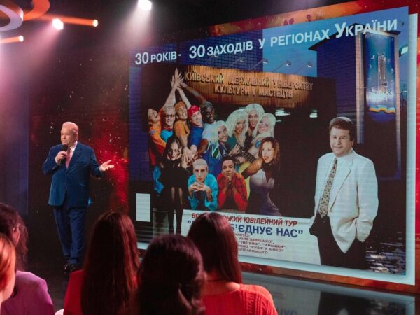 Новини культури - Хочу купити молодість. Поплавський записує пісню до прощального концерту