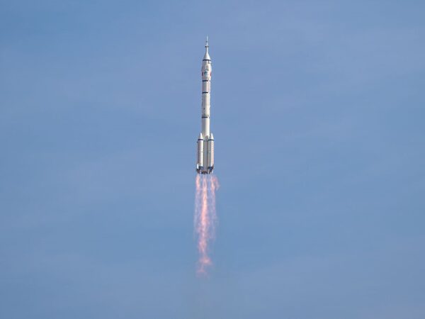 Технології - Китай запустив безпілотний корабель на космічну станцію