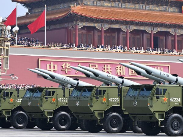 Новини світу - Китай збільшив площу для виробництва ракет і обігнав США - CNN