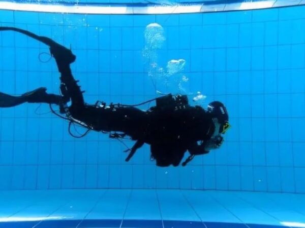 Технології - Китайські вчені створили перший у світі підводний екзоскелет