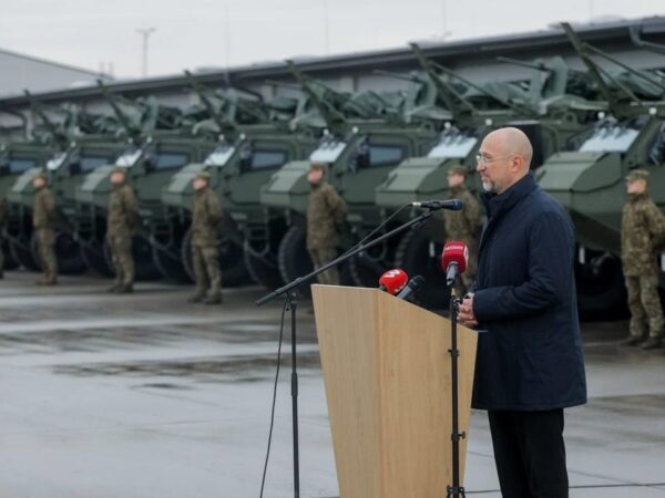 Новини України - Латвія передала Україні 21 бронетранспортер Patria