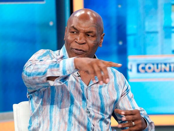 Новини спорту - Майк Тайсон проектує успіхи Усика на свої часи і зауважує відмінності