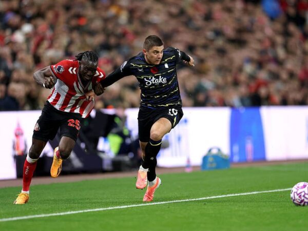 Новини спорту - Миколенко отримав посередню оцінку в матчі, де Евертон втратив перемогу