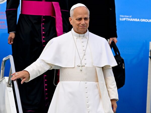Новини світу - Папа Римський розпочав перший закордонний візит