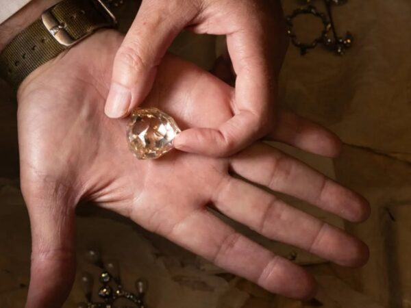 Новини світу - Після столітнього зникнення знайдено Флорентійський діамант Габсбургів