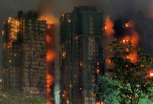 Новини світу - Пожежа у Гонконзі: 36 загиблих, майже 300 людей вважаються зниклими