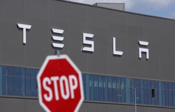 Авто новини - Продажі Tesla в Китаї впали до найнижчого рівня за три роки