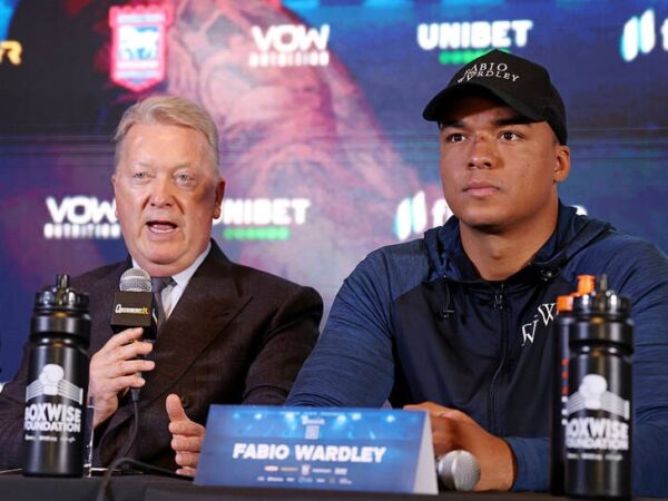 Новини спорту - Промоутер Вордлі повідомив, що бій з Усиком незабаром буде санкціонований