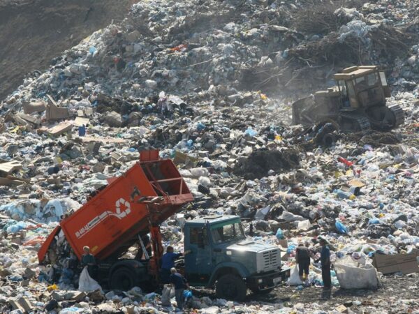 Новини світу - Росія перетворюється на сміттєзвалище - зовнішня розвідка