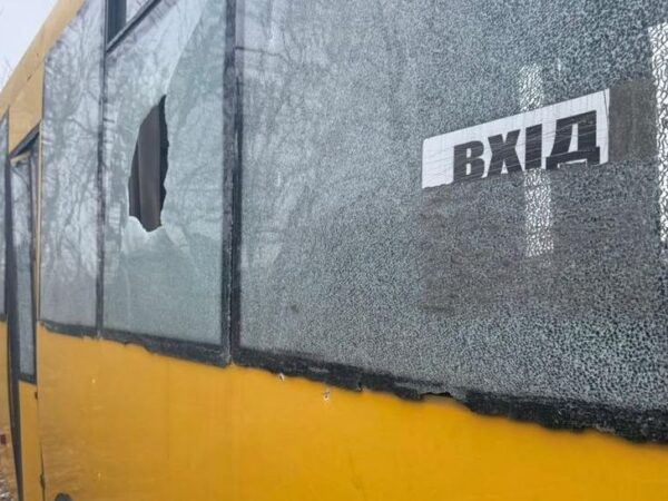 Новини України - Росіяни вдарили по автобусу у Краматорській громади, є поранені