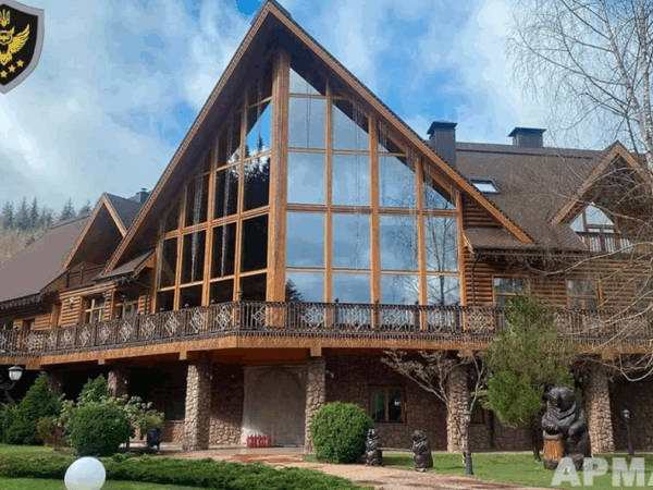 Новини України - Розкішна дача Медведчука отримала управителя