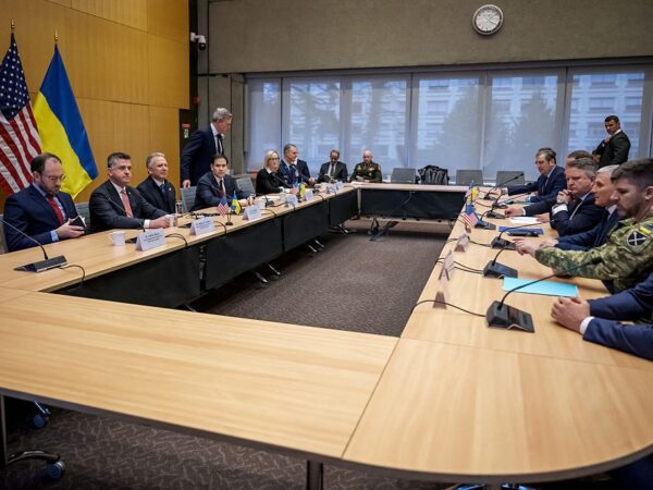 Новини України - Розпочались переговори представників України та США - ЗМІ