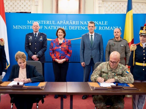 Новини світу - Румунія придбала у Нідерландів винищувачі F-16 за один євро