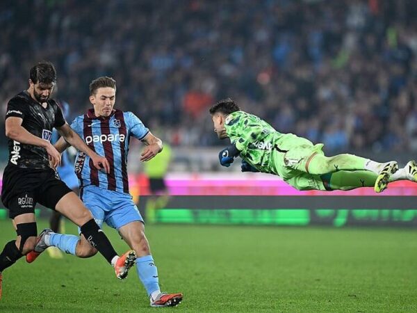 Новини спорту - Сікан може продовжити кар'єру в Бундеслізі - ЗМІ