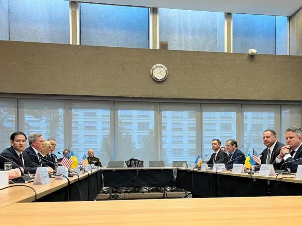 Новини України - Стартував тристоронній етап переговорів у Женеві - ЗМІ