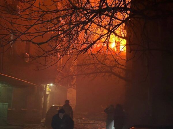 Новини України - У Дніпрі через обстріл поранені двоє людей, виникли пожежі
