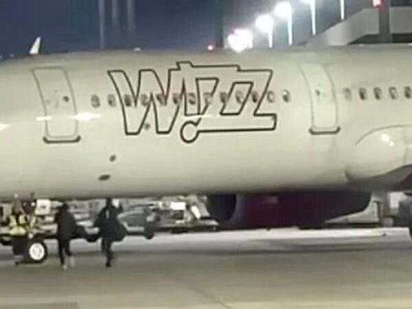 Новини світу - У ФРН пасажири вибігли на злітний майданчик, намагаючись наздогнати літак