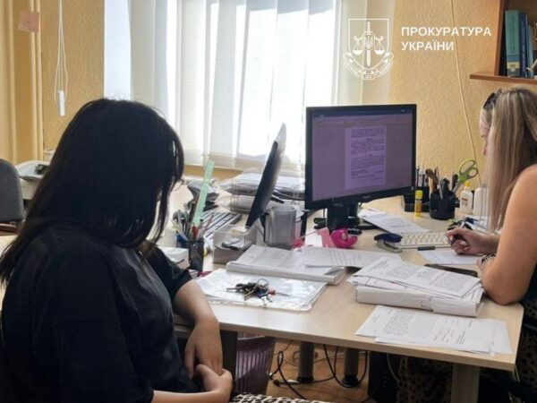 Новини Києва - У Києві судитимуть жінку, яка на кілька днів залишила немовля в квартирі