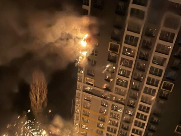 Новини Києва - У Києві влучання уламків у будинки, є поранені