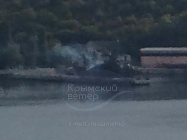 Новини України - У Криму горів військовий корабель РФ - соцмережі