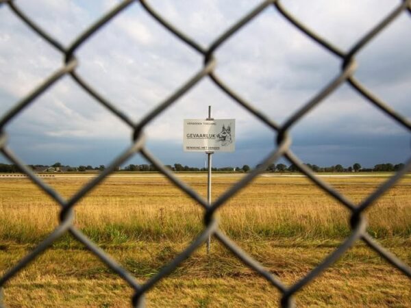 Новини світу - У Нідерландах військові відкрили вогонь по БПЛА над авіабазою