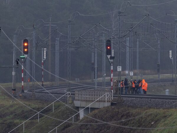 Новини світу - У Польщі висунули обвинувачення двом українцям у диверсіях на залізниці