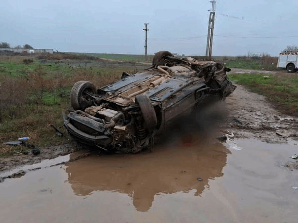 Новини світу - У Румунії потяг розчавив на переїзді автомобіль з людьми