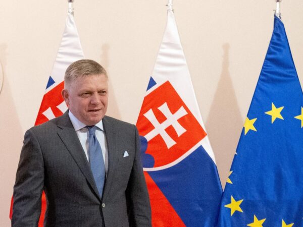 Новини України - У Словаччині школярі зірвали виступ Фіцо після його нападок на Україну