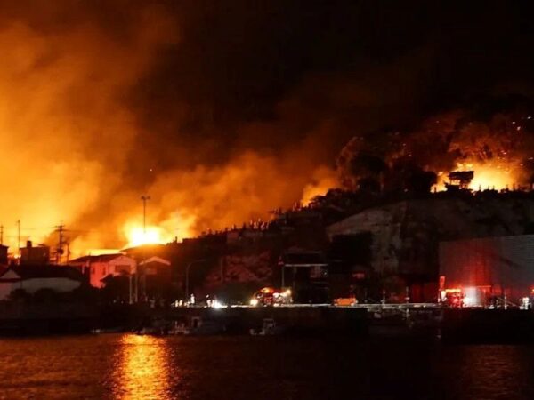 Новини світу - У Японії масштабна пожежа знищила цілий міський квартал