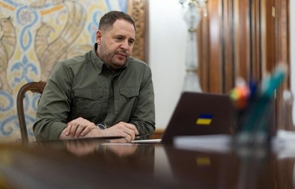 Новини світу - У Єврокомісії відреагували на обшуки в Єрмака