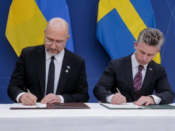 Новини світу - Україна та Швеція підписали оборонну угоду