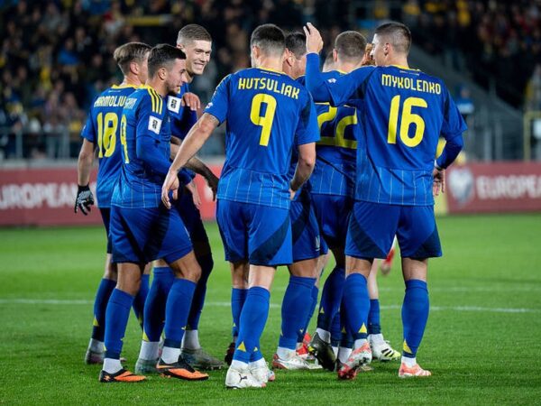 Новини спорту - Українській збірній заборонили розміщувати слоган на новій формі