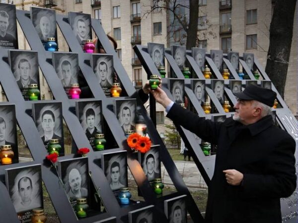 Новини України - Уряд збільшив виплати родинам Героїв Небесної Сотні