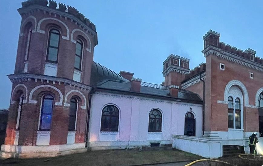 Новини України - В Чернівцях чоловік з психічним розладом скоїв підпал у синагозі