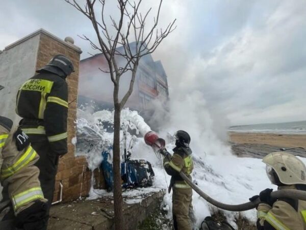 Новини світу - В Дагестані гелікоптер упав на житловий будинок: є загиблі й поранені
