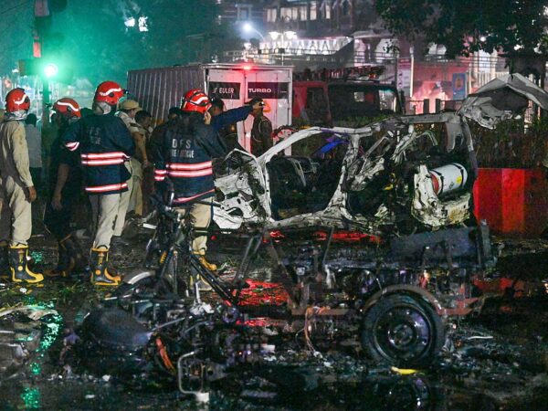 Новини світу - В Індії біля історичної пам'ятки вибухнуло авто: багато загиблих